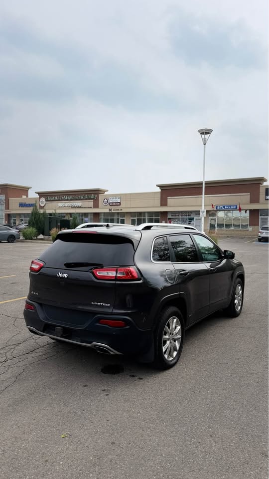 2016 Jeep cherokee
