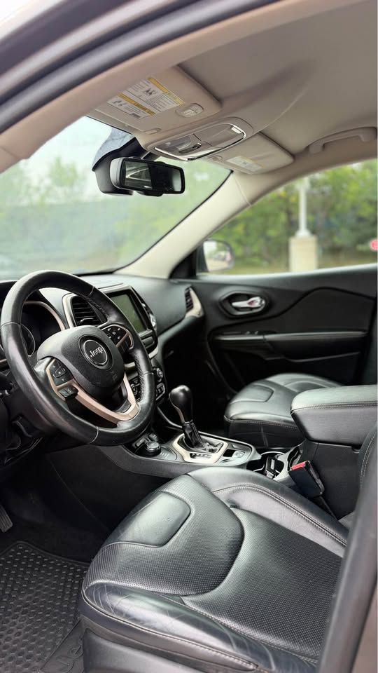 2016 Jeep cherokee