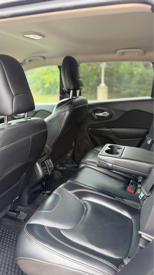 2016 Jeep cherokee