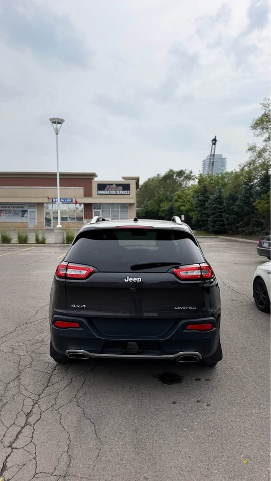 2016 Jeep cherokee