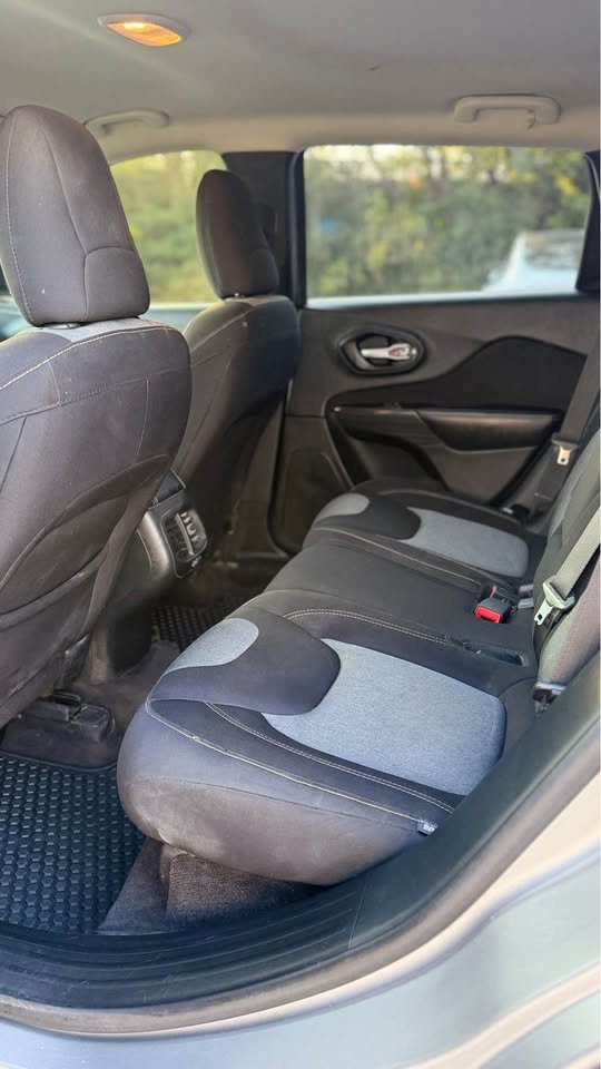 2016 Jeep cherokee