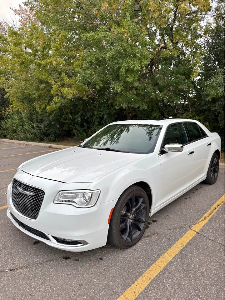 2019 CHRYSLER 300